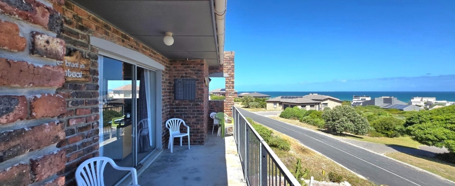 5 Bedroom Property for Sale in Kleinbaai Western Cape